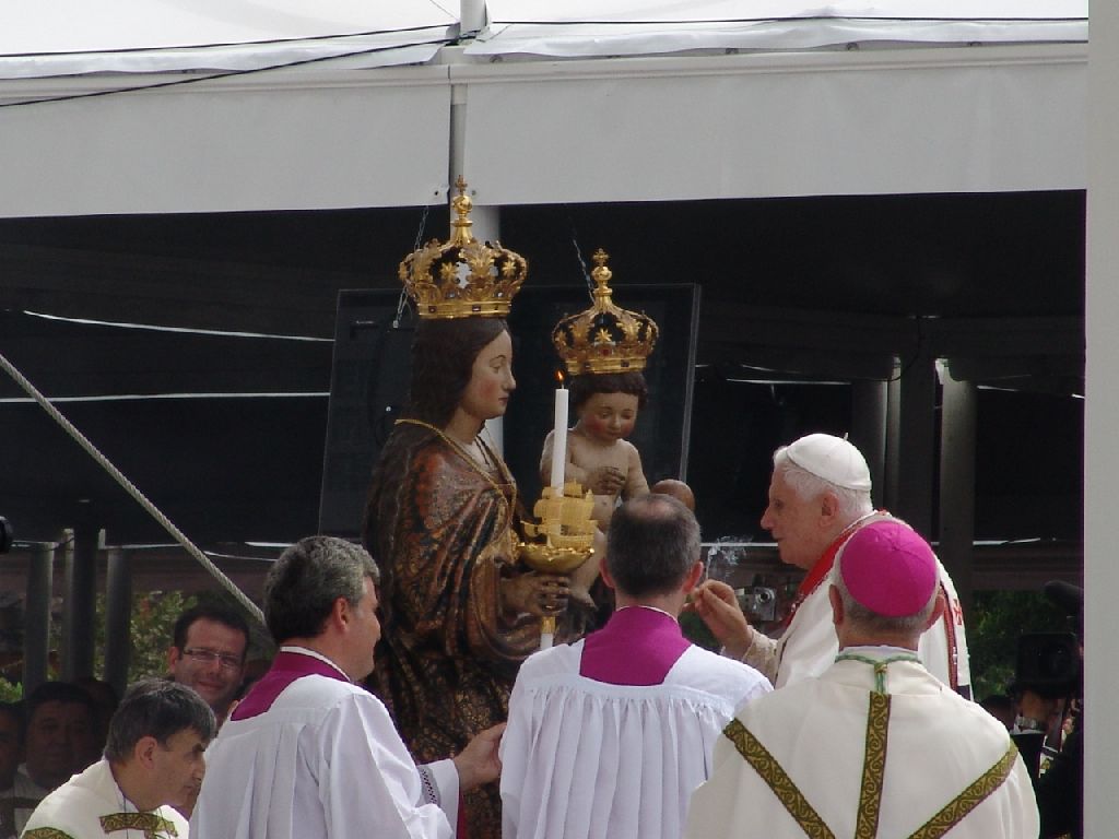 Grati al Signore per il dono della vita e del ministero petrino di Benedetto XVI